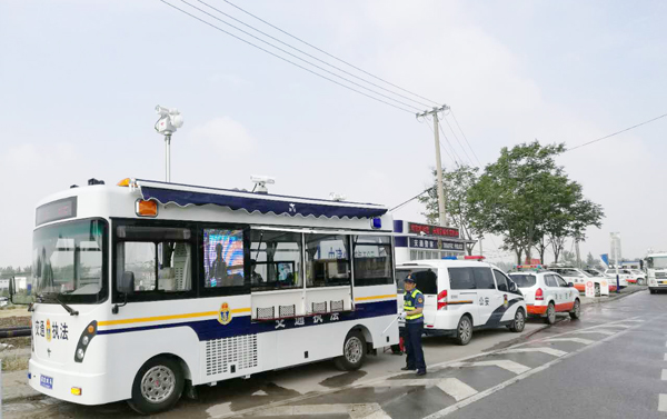 安徽蚌埠路政宣传月活动开启    移动交通执法站助力路警联动治超(图3)