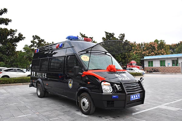 湖南武冈市采购防暴运兵车(图3)