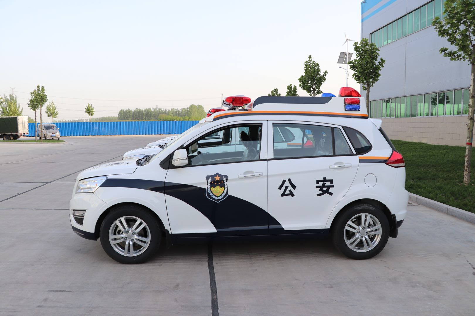 郑州市上街区公安局采购SUV电动巡逻车(图3)