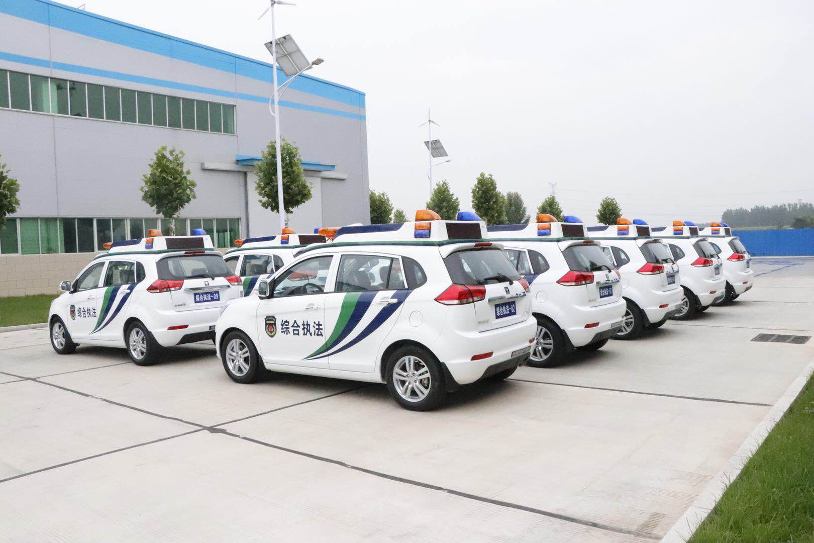 山西兴县通过公安部警采中心采购11台SUV电动巡逻车(图4)