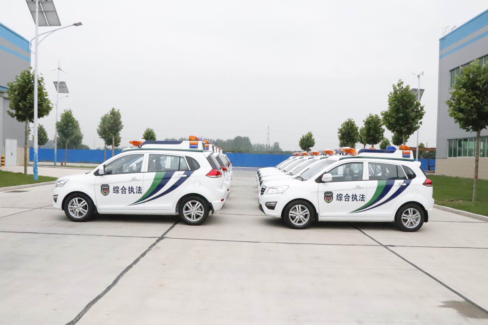 山西兴县通过公安部警采中心采购11台SUV电动巡逻车(图3)