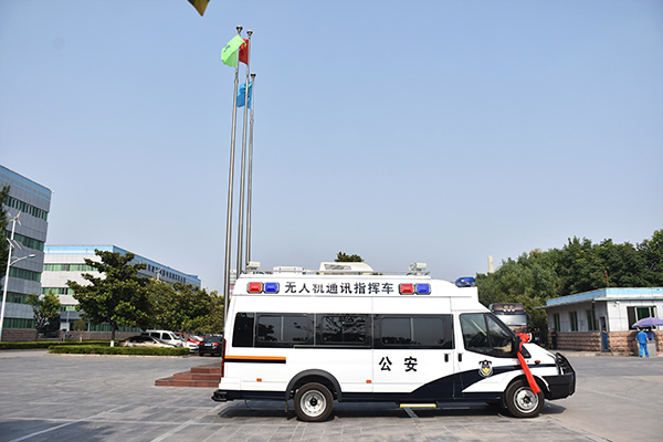黑龙江大兴安岭行政公署公安局采购无人机通讯指挥车(图3)