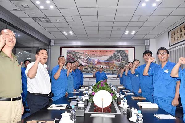 “不忘初心跟党走 牢记使命做贡献”——森源鸿马举行庆“七一”学习交流活(图4) “不忘初心跟党走 牢记使命做贡献”——森源鸿马举行庆“七一”学习交流活(图4)