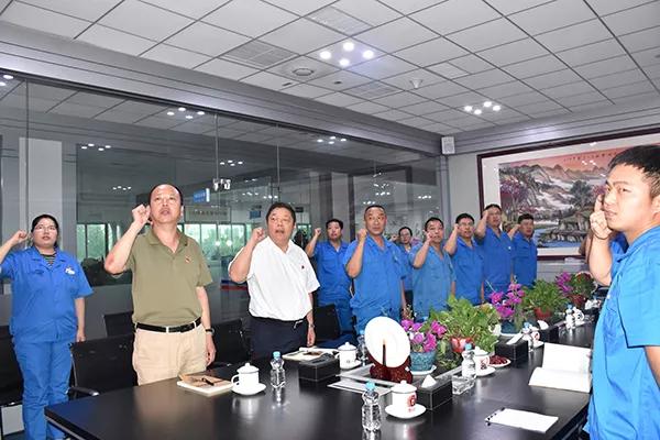 “不忘初心跟党走 牢记使命做贡献”——森源鸿马举行庆“七一”学习交流活(图6) “不忘初心跟党走 牢记使命做贡献”——森源鸿马举行庆“七一”学习交流活(图6)