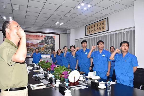 “不忘初心跟党走 牢记使命做贡献”——森源鸿马举行庆“七一”学习交流活(图5) “不忘初心跟党走 牢记使命做贡献”——森源鸿马举行庆“七一”学习交流活(图5)