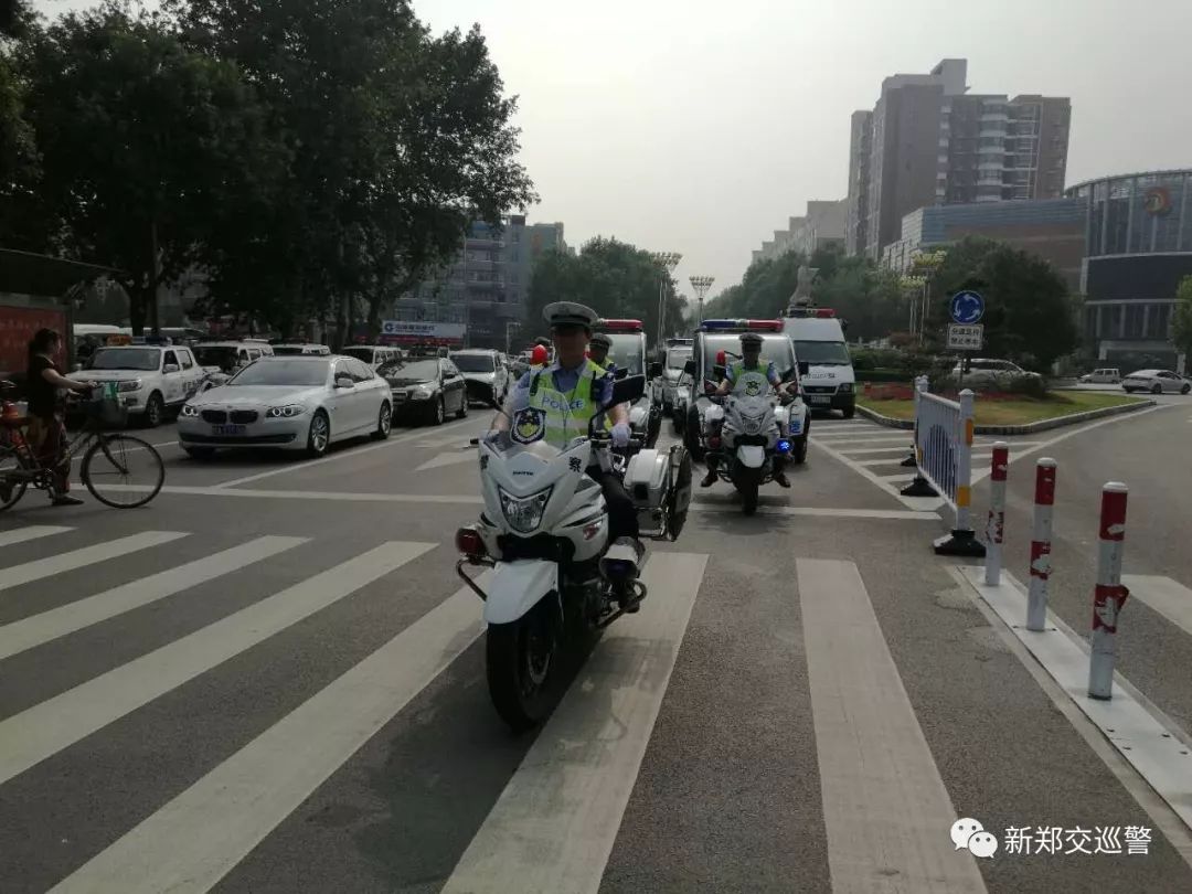新郑严查违法乱停！出动警力30人，警车10辆！(图3)