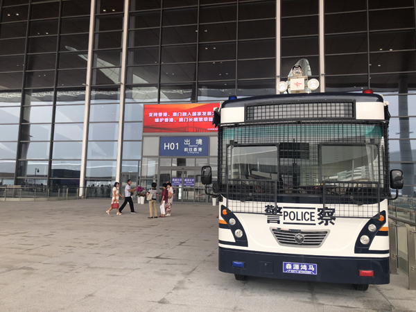 世纪工程鼓舞人心//护航港珠澳大桥通车  移动警务室服务再升级  (图1)