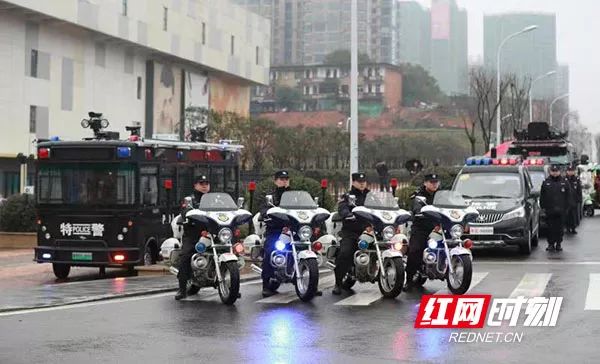 湖南||红网记者体验衡阳蒸湘“快警”坚守的安宁路(图1) 湖南||红网记者体验衡阳蒸湘“快警”坚守的安宁路(图1)