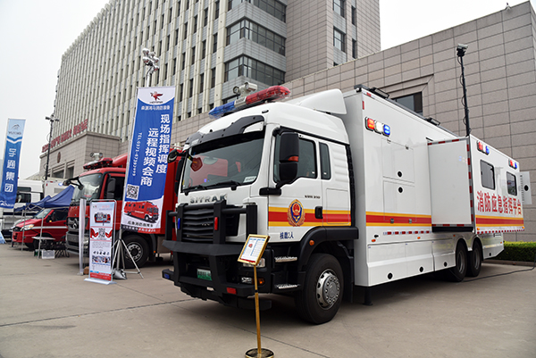 河北省消防总队举办消防装备展示活动  大批高精尖装备集中亮相(图2)