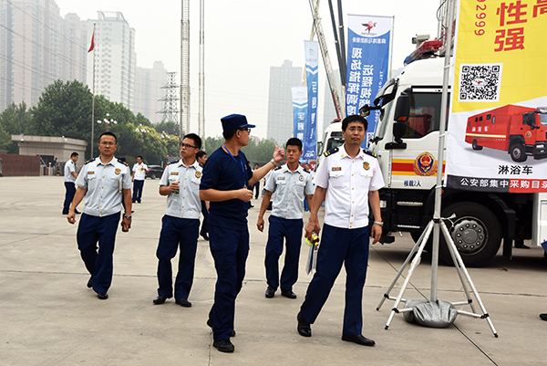 河北省消防总队举办消防装备展示活动  大批高精尖装备集中亮相(图13)