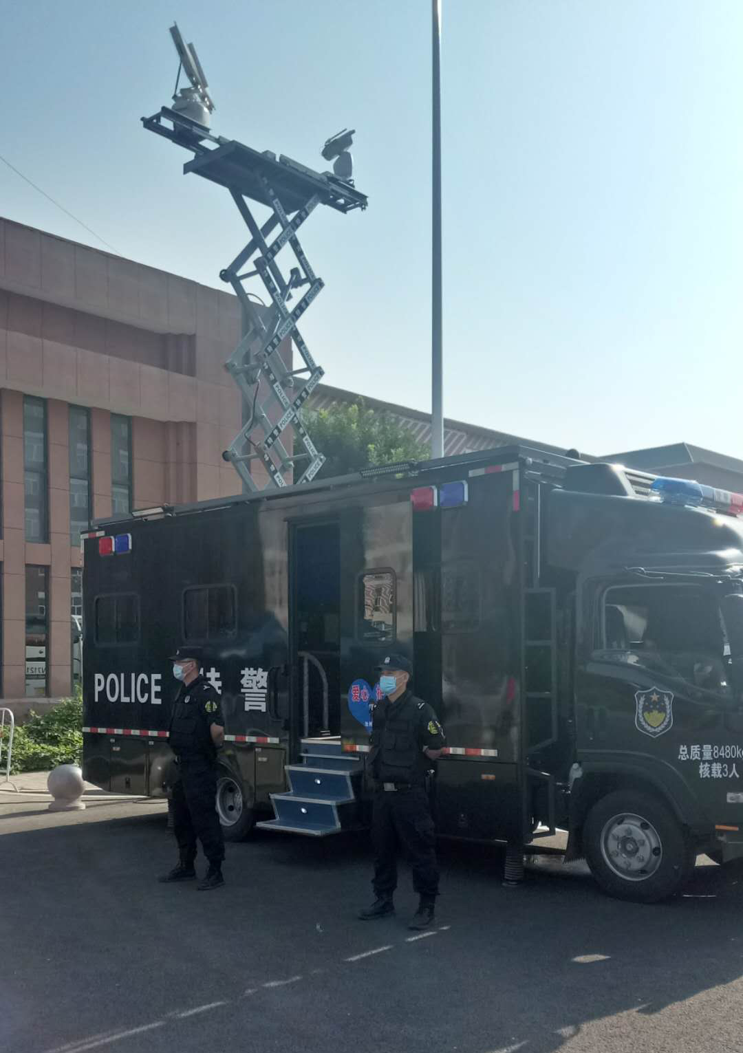 沧州警方启用无人机反制车 助力高考安保严防黑飞(图3) 沧州采用无人机反制车 助力高考安保严防黑飞