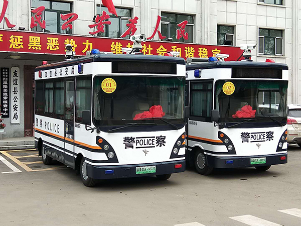 黑龙江省双鸭山市移动警务室上岗，推进街面警务新模式！(图2)