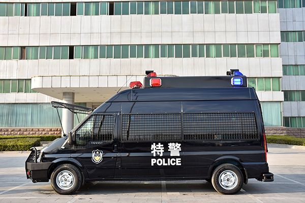 森源鸿马防暴突击车：守护城市安全的坚固堡垒(图3)
