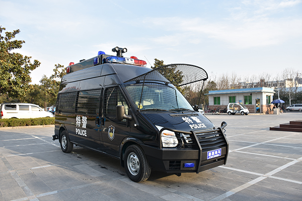 森源鸿马防暴突击车：守护城市安全的坚固堡垒(图4)