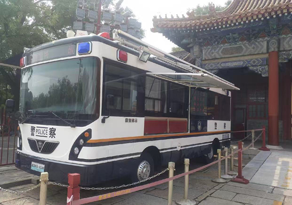 平安不落幕！森源鸿马移动警务室以科技之盾守护北京街头烟火气 九三阅兵的盛大场景虽已落幕，但北京街头的平安守护仍在继续。森源鸿马移动警务室活跃在北京的大街小巷，为城市的安全稳定持续贡献力量，成为首都一道(图3)