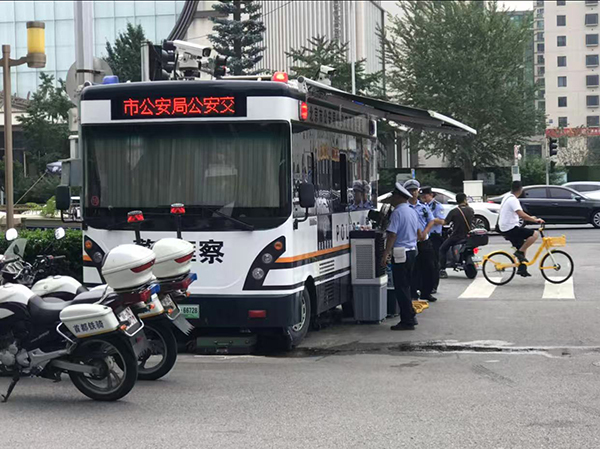 平安不落幕！森源鸿马移动警务室以科技之盾守护北京街头烟火气 九三阅兵的盛大场景虽已落幕，但北京街头的平安守护仍在继续。森源鸿马移动警务室活跃在北京的大街小巷，为城市的安全稳定持续贡献力量，成为首都一道(图8)