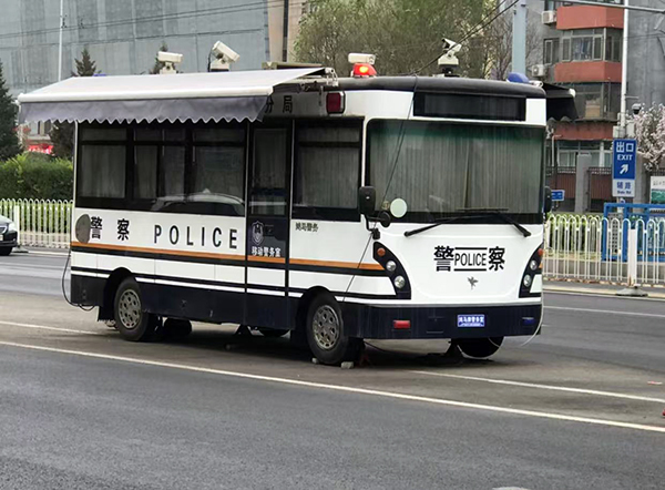 平安不落幕！森源鸿马移动警务室以科技之盾守护北京街头烟火气 九三阅兵的盛大场景虽已落幕，但北京街头的平安守护仍在继续。森源鸿马移动警务室活跃在北京的大街小巷，为城市的安全稳定持续贡献力量，成为首都一道(图9)