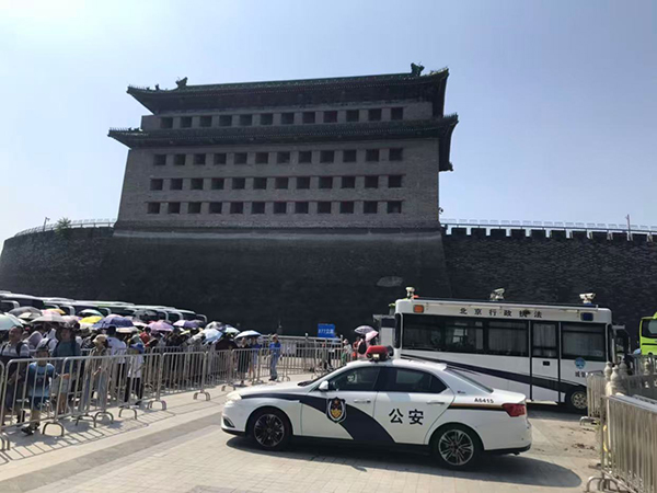 平安不落幕！森源鸿马移动警务室以科技之盾守护北京街头烟火气 九三阅兵的盛大场景虽已落幕，但北京街头的平安守护仍在继续。森源鸿马移动警务室活跃在北京的大街小巷，为城市的安全稳定持续贡献力量，成为首都一道(图14)
