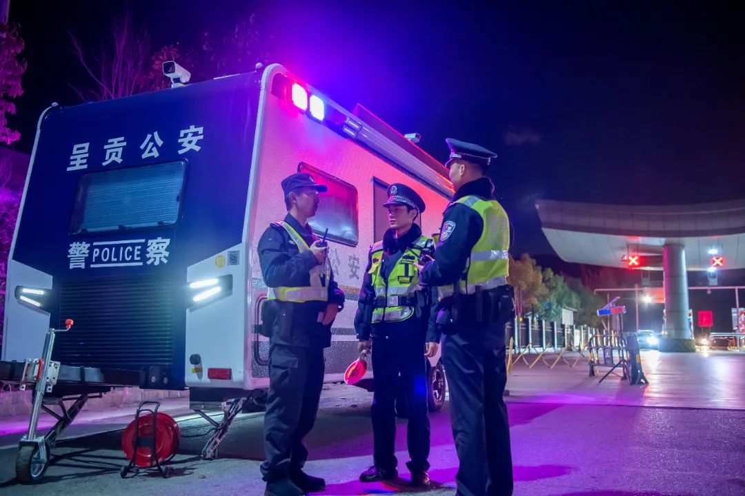 寒冬里的“移动暖巢”！移动警务室守护群众平安与温暖(图7)