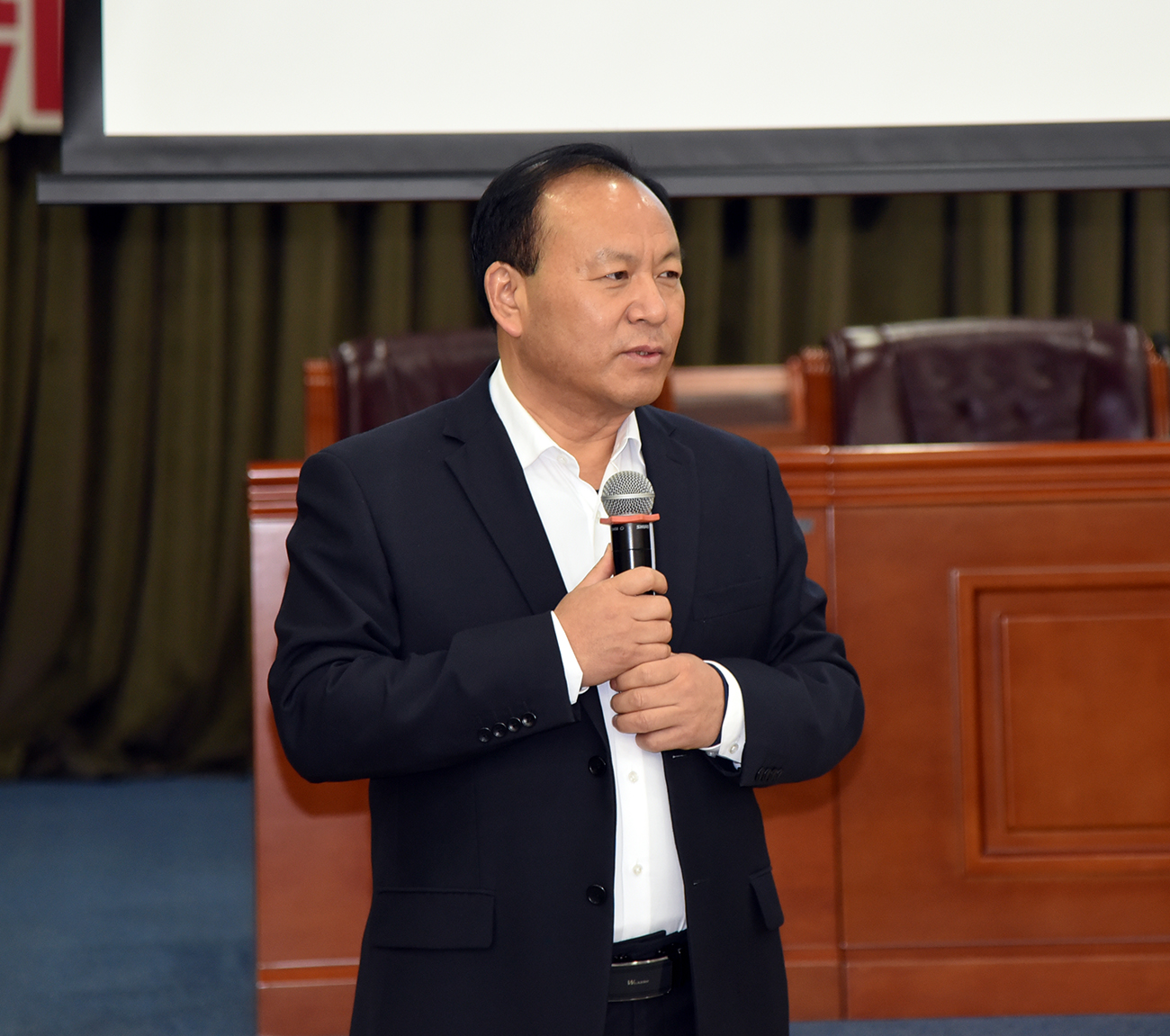 学华为模式 强团队战力!森源鸿马营销中心召开11月培训总结会(图12) 学华为模式 强团队战力!森源鸿马营销中心召开11月培训总结会(图12)