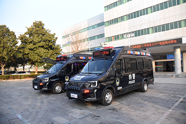 森源鸿马防暴运兵车顺利发往湖南||能基层安防提质增效(图2) 森源鸿马防暴运兵车顺利发往湖南||能基层安防提质增效(图2)