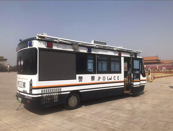 科技铸盾护盛会 平安前哨显担当——森源鸿马移动警务室全力护航两会安保(图2)