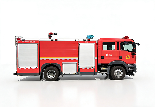 硬核战力，高效出击！森源鸿马8吨水罐车重磅亮相(图4)