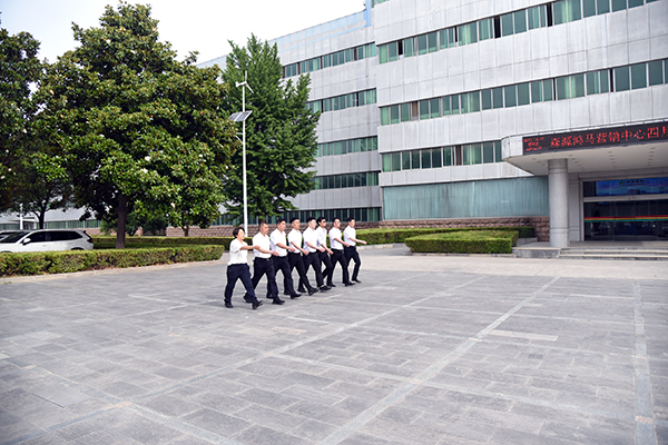 凝心聚力谋发展  锚准目标拓市场｜森源鸿马营销中心召开四月份总结培训会(图3)