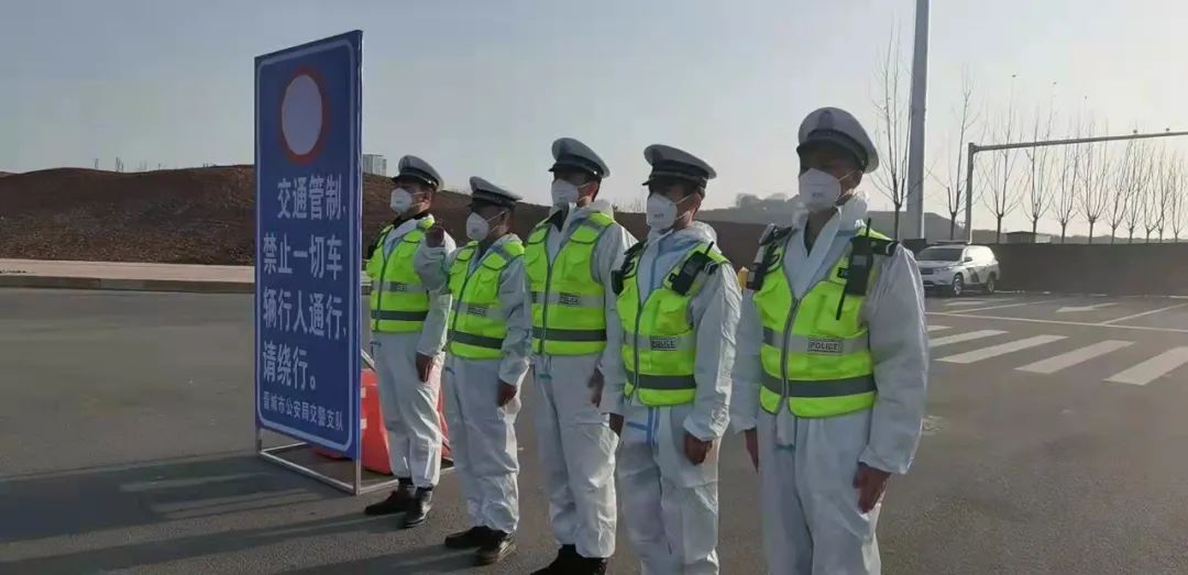 疫情突袭，泽州交警闻令而动！筑牢道路交通防疫阵线！(图1)