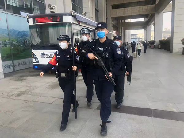 动中备勤 便民服务||移动警务室强化社会治安控制力(图8)