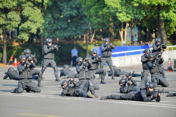 湘潭市“喜迎二十大 忠诚保平安”实兵演练暨誓师大会举行(图3)